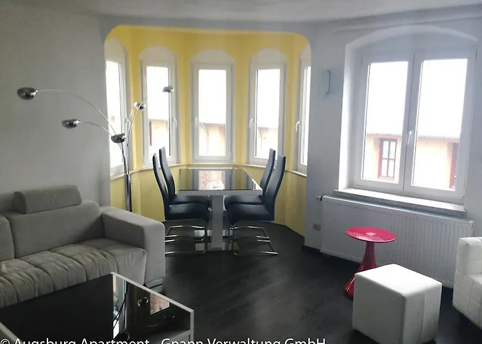 - Rathaus Apartment *